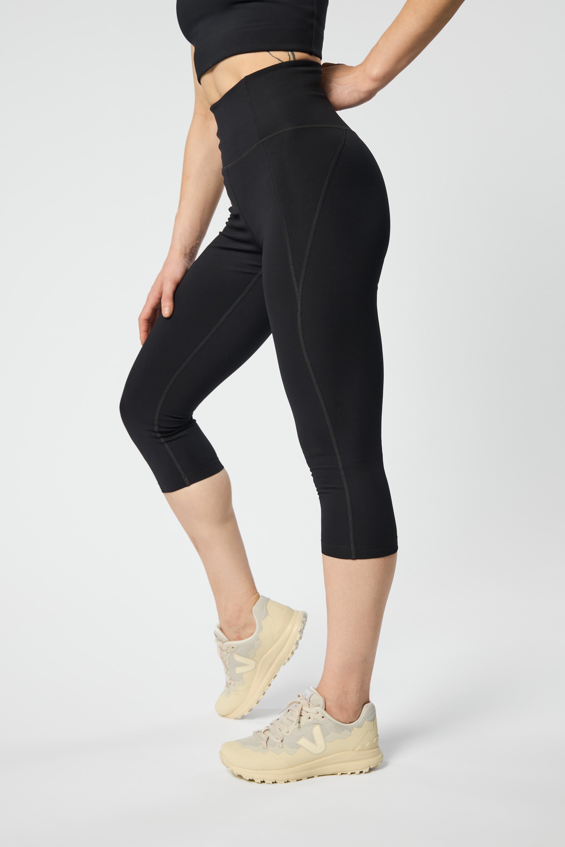 Compressive High-Rise Legging, Capri, Black